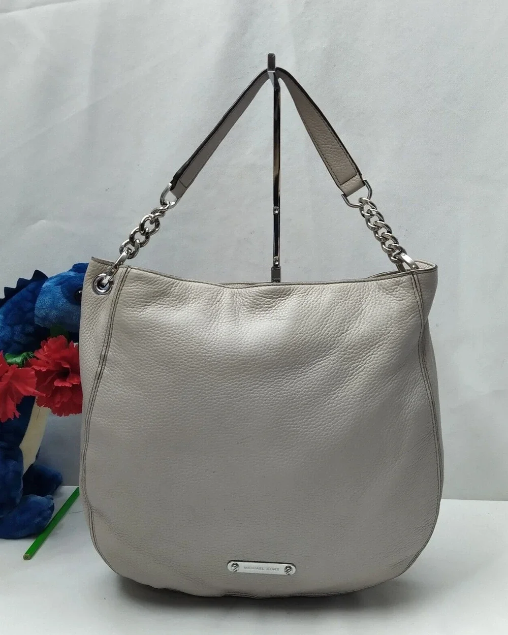 Michael Kors Gray Pebbled Leather Zipper Closure Hobo Shoulder Bag